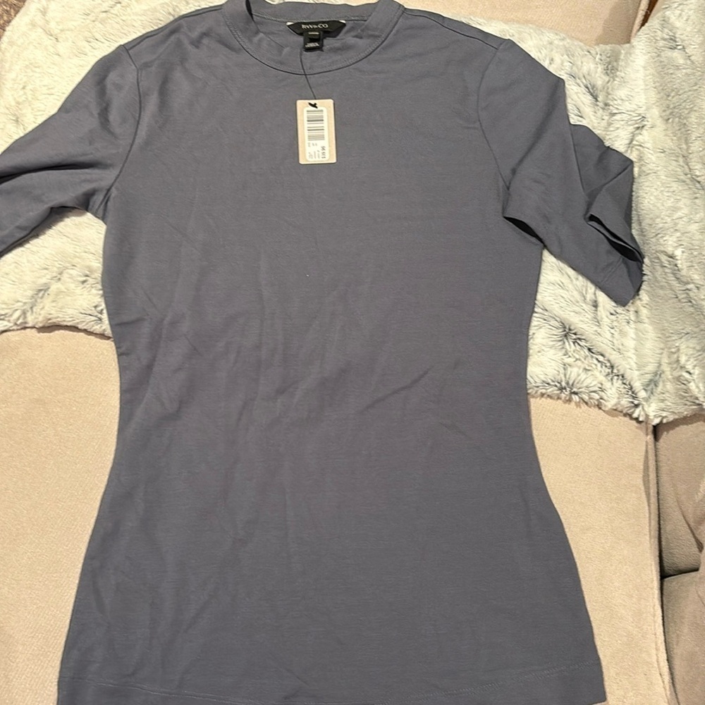 Rw&co grey dressy round neck t shirt in xs NWT